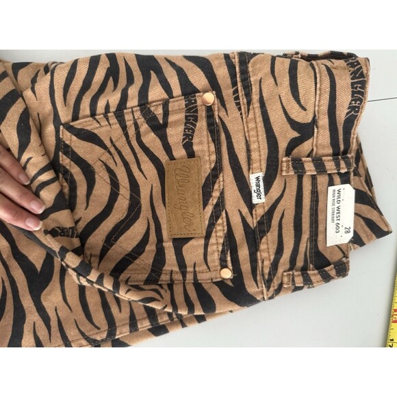 Wrangler Womens High Rise Wild West 603 Straight Jeans 28 Purr Print Brown Black - Picture 9 of 9